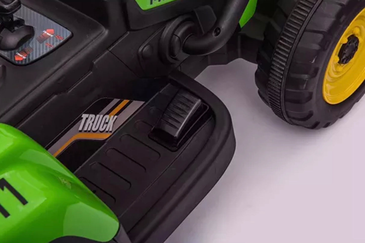 Elektrisk traktor med tilhenger